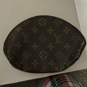 LV wallet / travel wallet